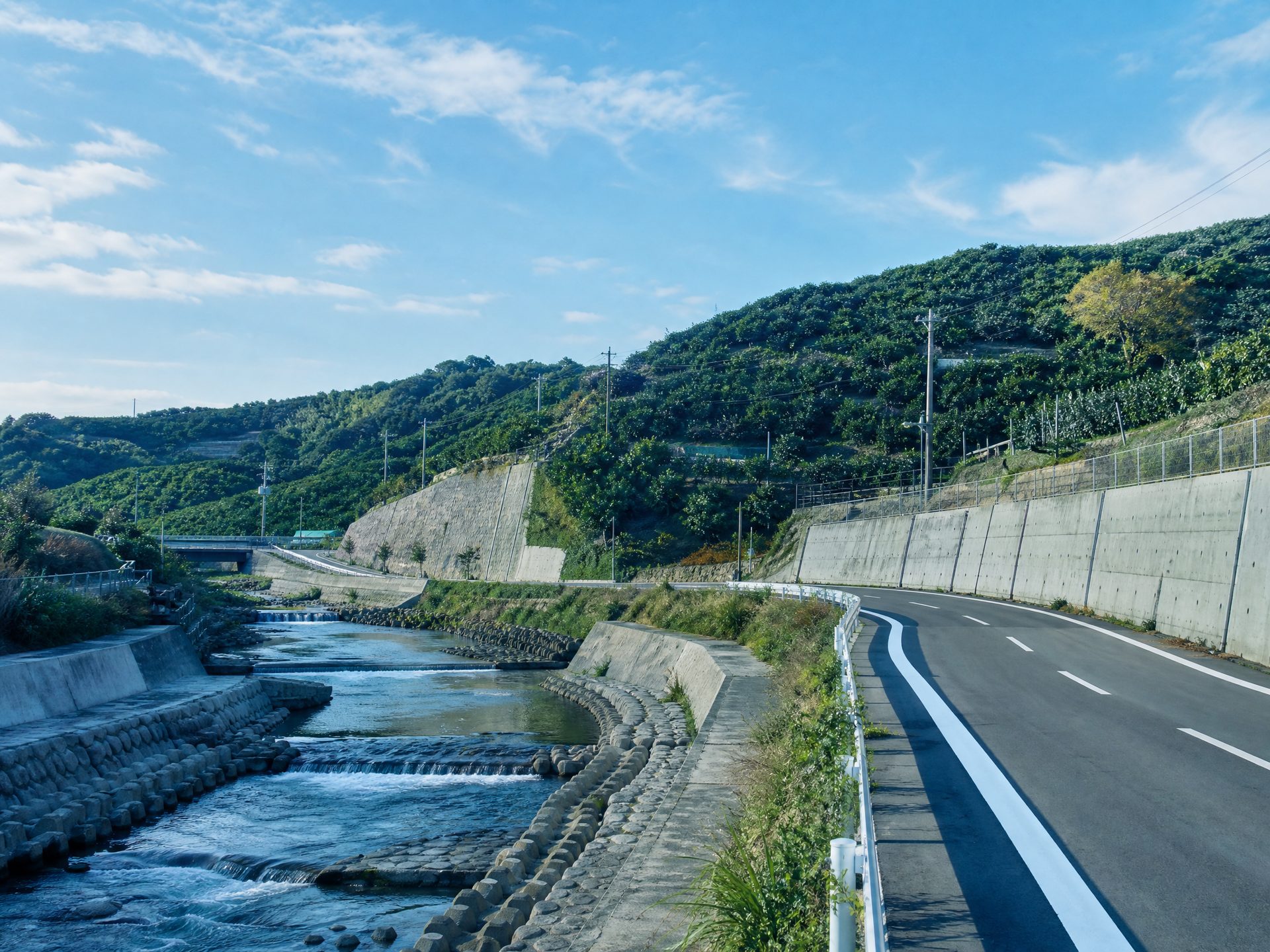 三ヶ日の道路と河川